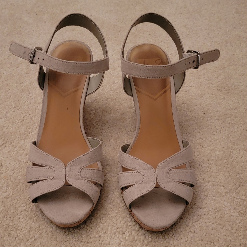 Platform sandals size 8.5 never worn no tags